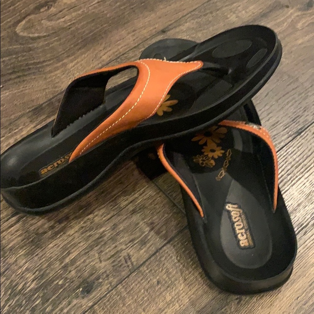 Leather flip flops